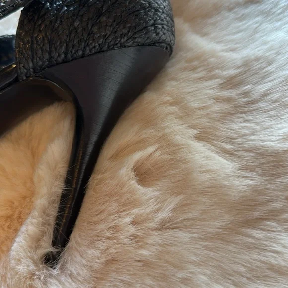 NEW WHITE HOUSE BLACK MARKET STRAW HEELS - Picture 4 of 7